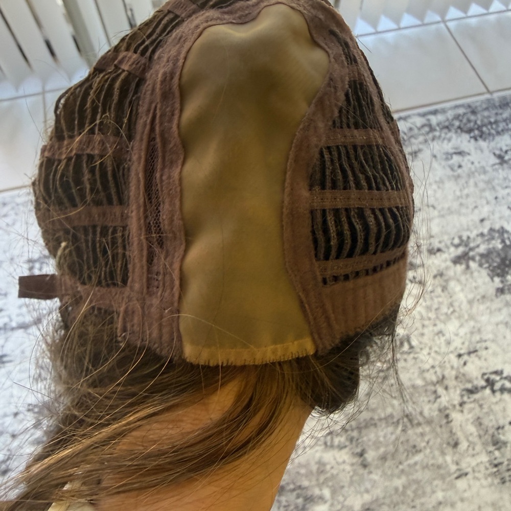 NWT Amelia Synthetic Wig Medium Golden Brown Shoulder Length Average Cap Natural - Picture 9 of 12
